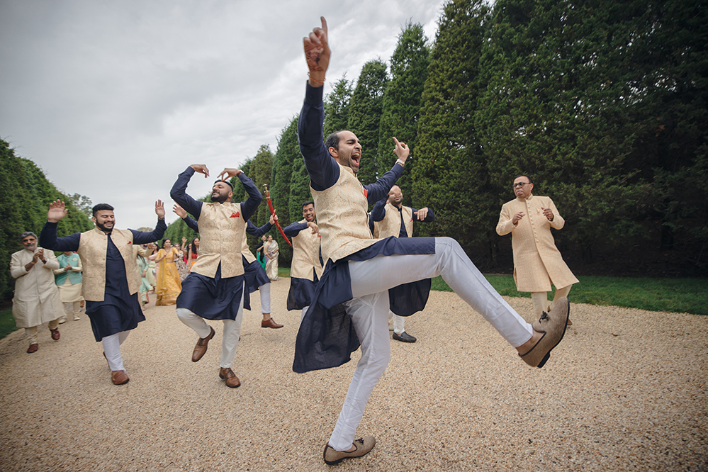 Indian-Wedding-Photography-Destination-Wedding-Huntington New York-Oheka Castle-Baraat 7