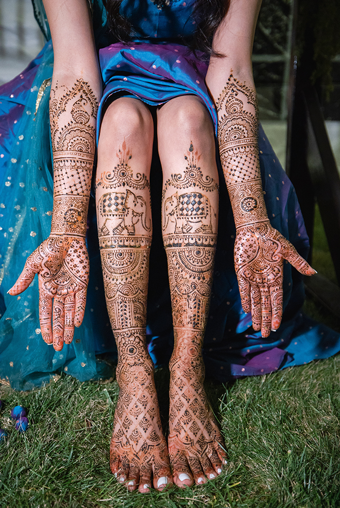 Indian-Wedding-Photography-Destination-Wedding-United States-Groton-Massachusetts-Mehndi 5