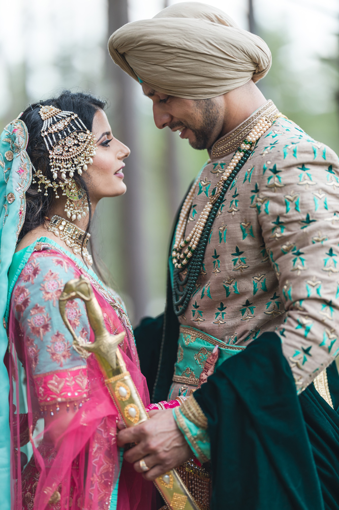 Indian Wedding-Couple's portrait-Westborough Gurudwara Wedding4
