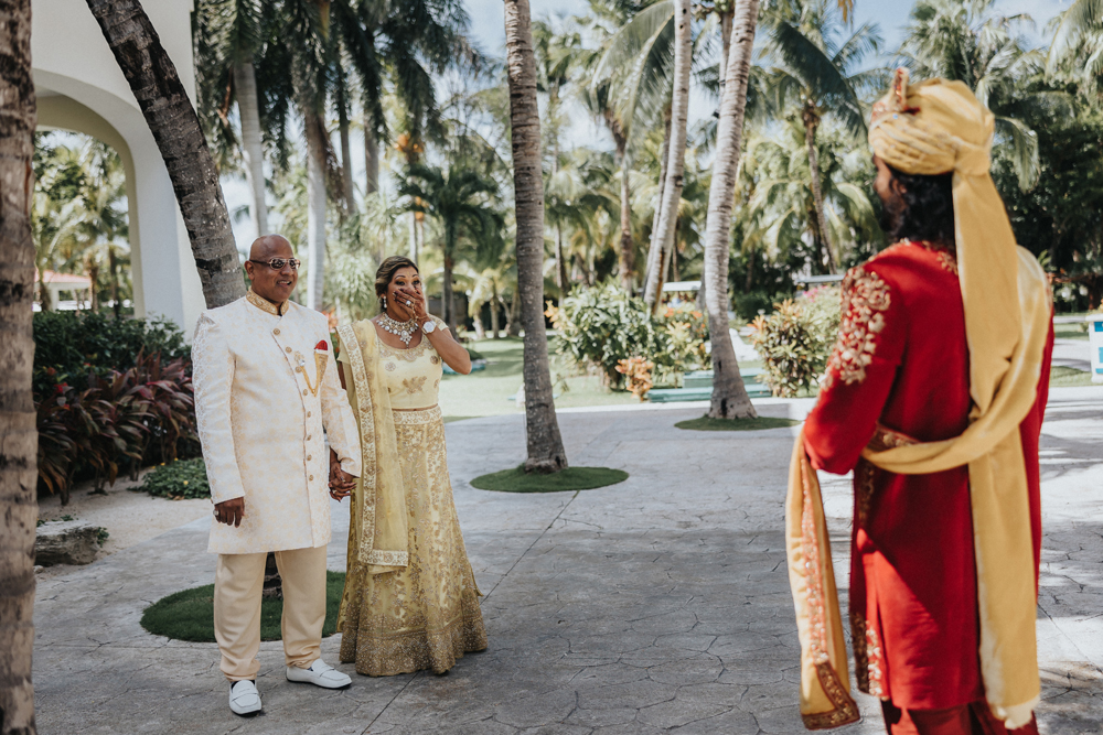 Indian-Wedding-Photography-First Look-PTaufiq-Mexico 3