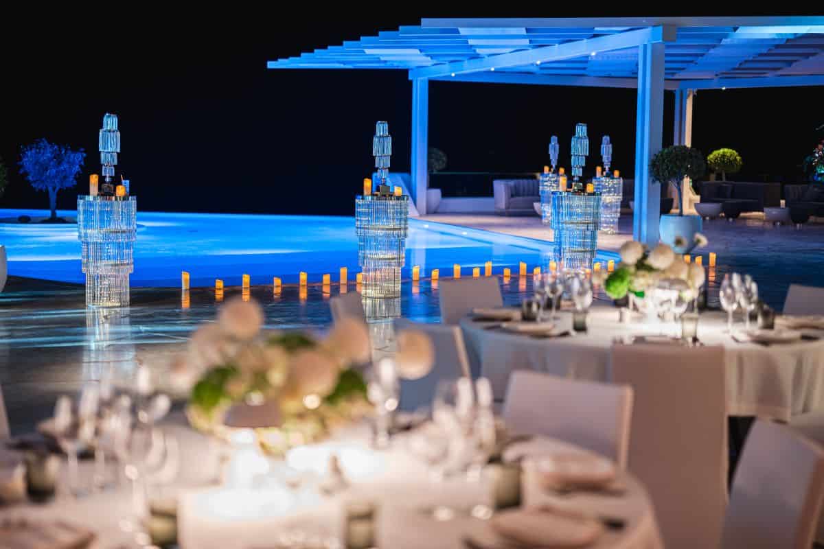 Luxury wedding decor by Ali Bakhtiar Designs at Anantara Santorini Abu Dhabi Retreat – Captured by P. Taufiq Photography 2