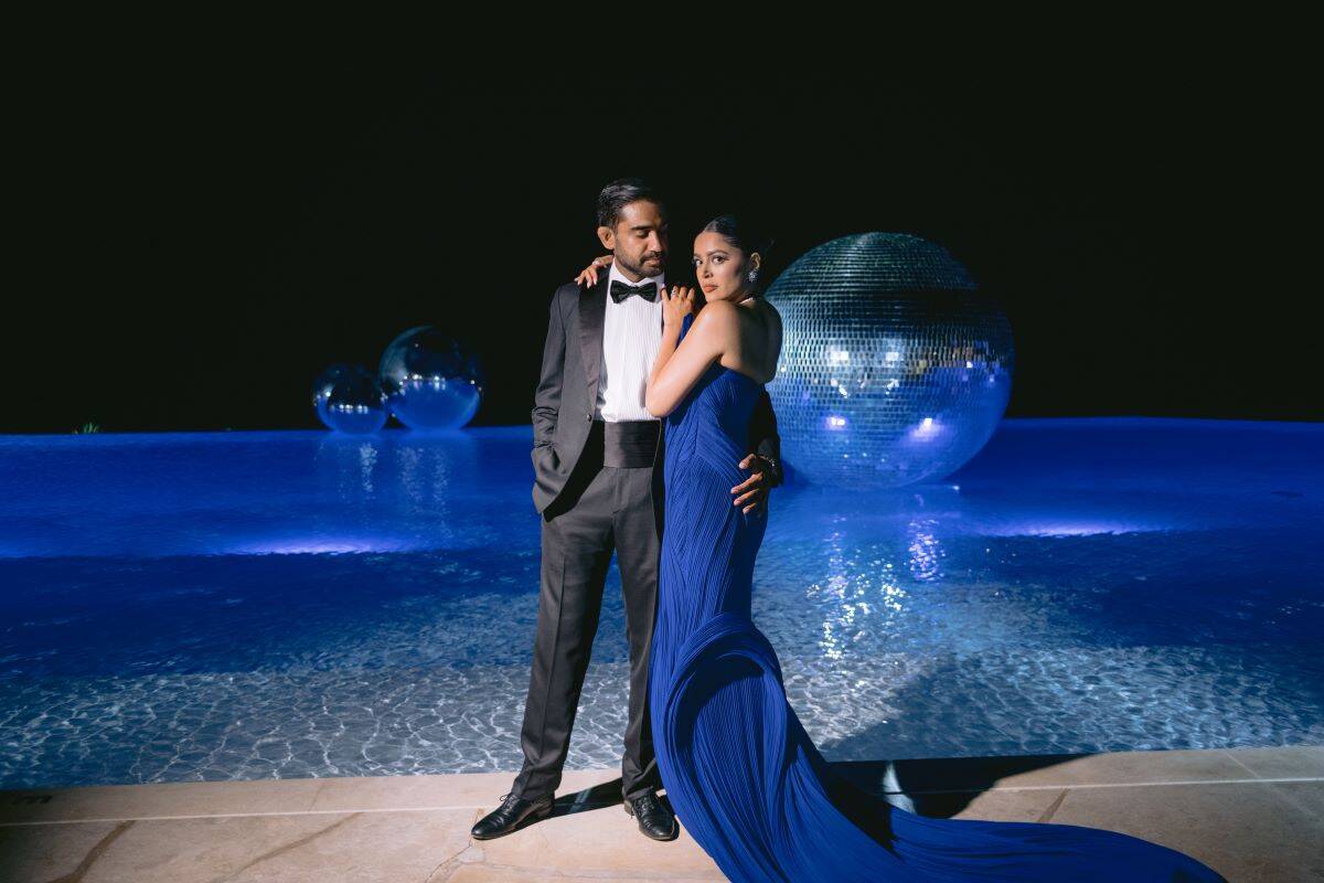 Luxury wedding decor by Ali Bakhtiar Designs at Anantara Santorini Abu Dhabi Retreat – Captured by P. Taufiq Photography 4