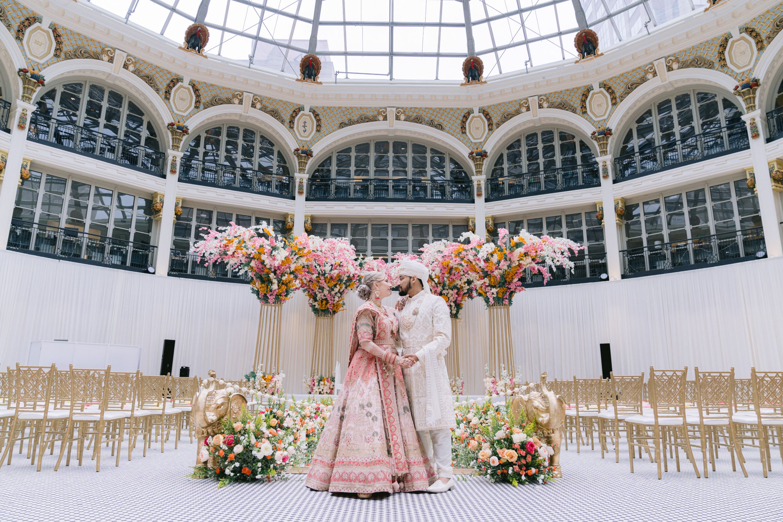 Luxury-wedding-decor-by-B3-Event-Designs-at-Dayton-Arcade-OH-USA-–-Captured-by-P.-Taufiq-Photography