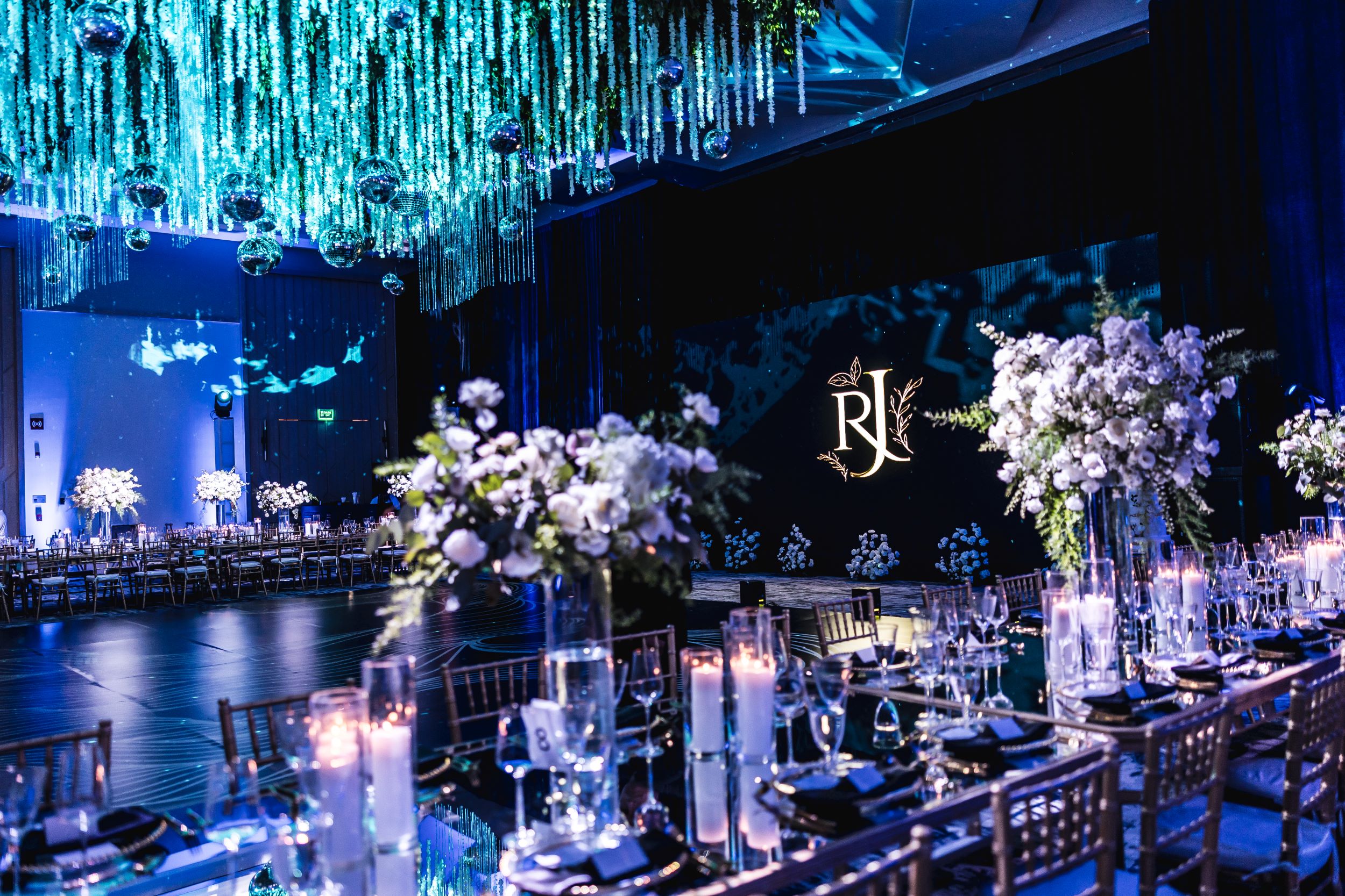 Luxury-wedding-decor-by-B3-Event-Designs-at-Waldorf-Astoria-Cancun-Mexico-–-Captured-by-P.-Taufiq-Photography-2