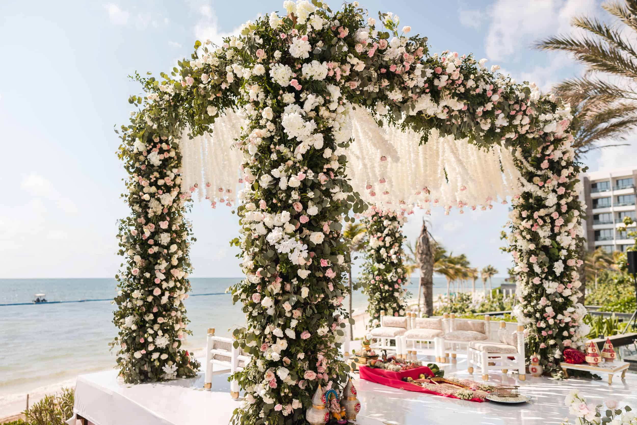 Luxury-wedding-decor-by-B3-Event-Designs-at-Waldorf-Astoria-Cancun-Mexico-–-Captured-by-P.-Taufiq-Photography-3.