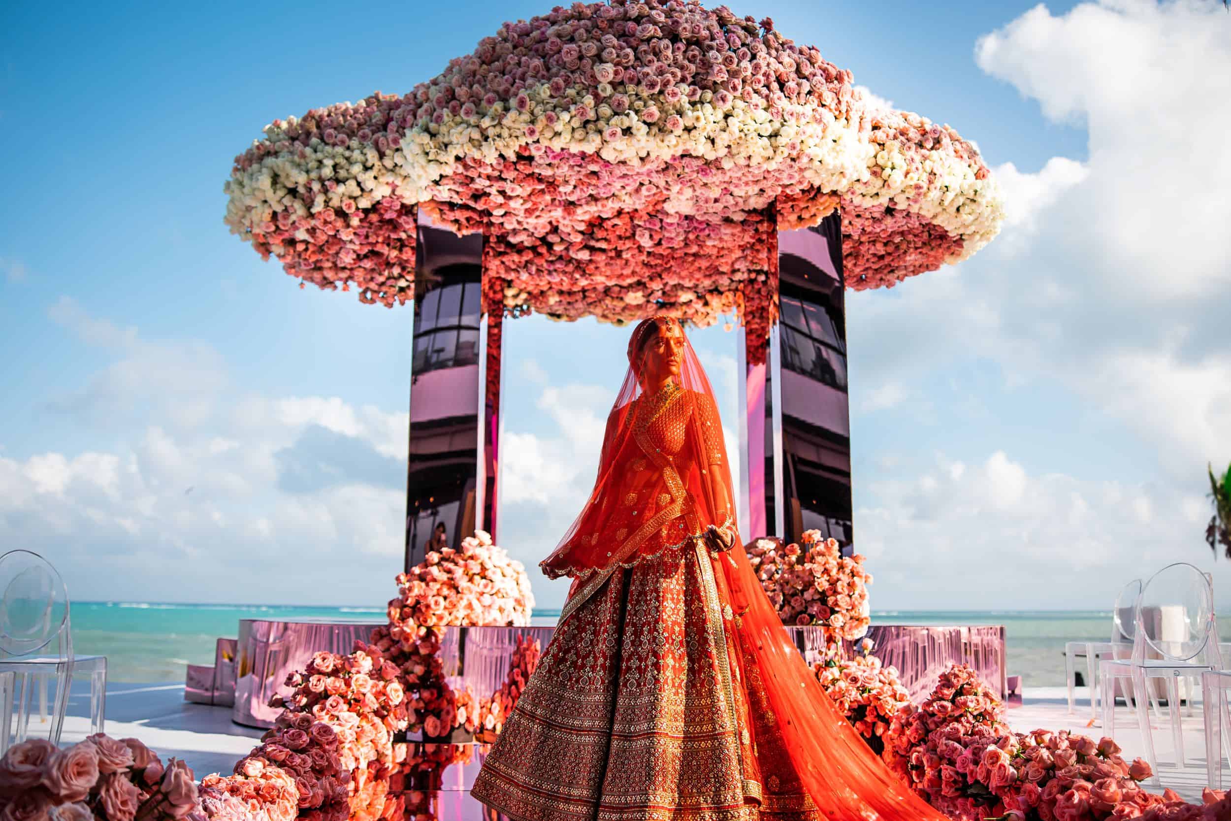 Luxury-wedding-decor-by-MalaEvents-Waldorf-Astoria-Cancun-Captured-by-P.-Taufiq-Photography11