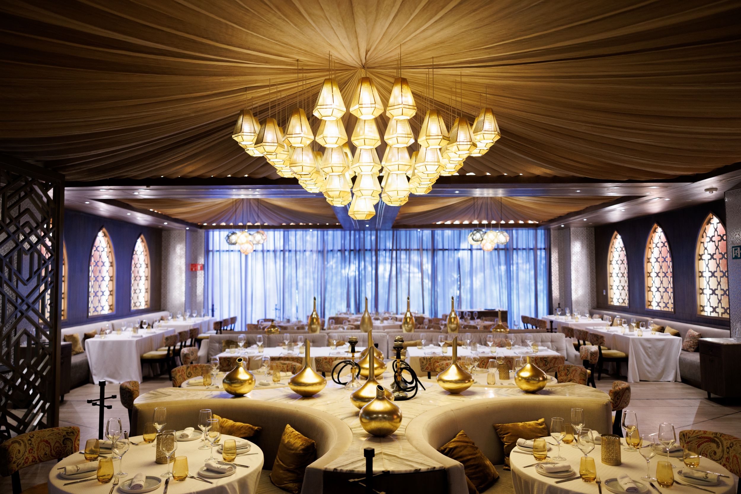 Luxury-wedding-decor-by-MalaEvents-at-Moon-Palace-Riviera-Maya-Cancun-Captured-by-P.-Taufiq-Photography