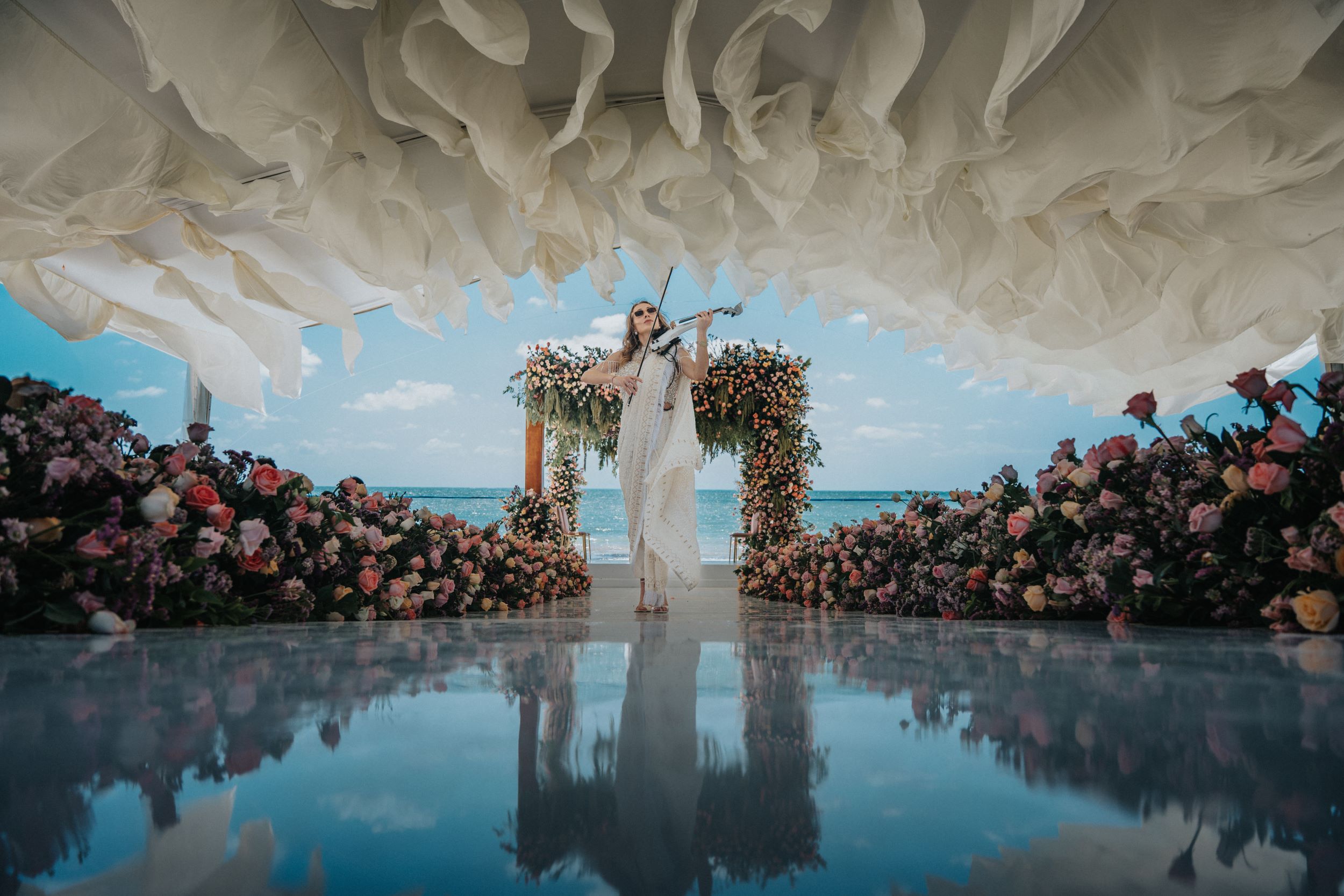 Luxury-wedding-decor-by-MalaEvents-at-Moon-Palace-Riviera-Maya-Cancun-Captured-by-P.-Taufiq-Photography12
