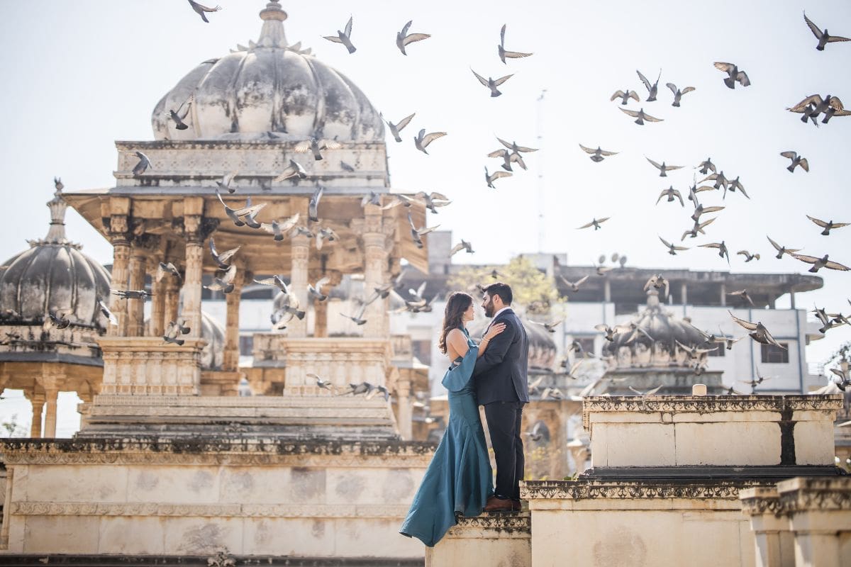 indian wedding raffles udaipur couple portraits