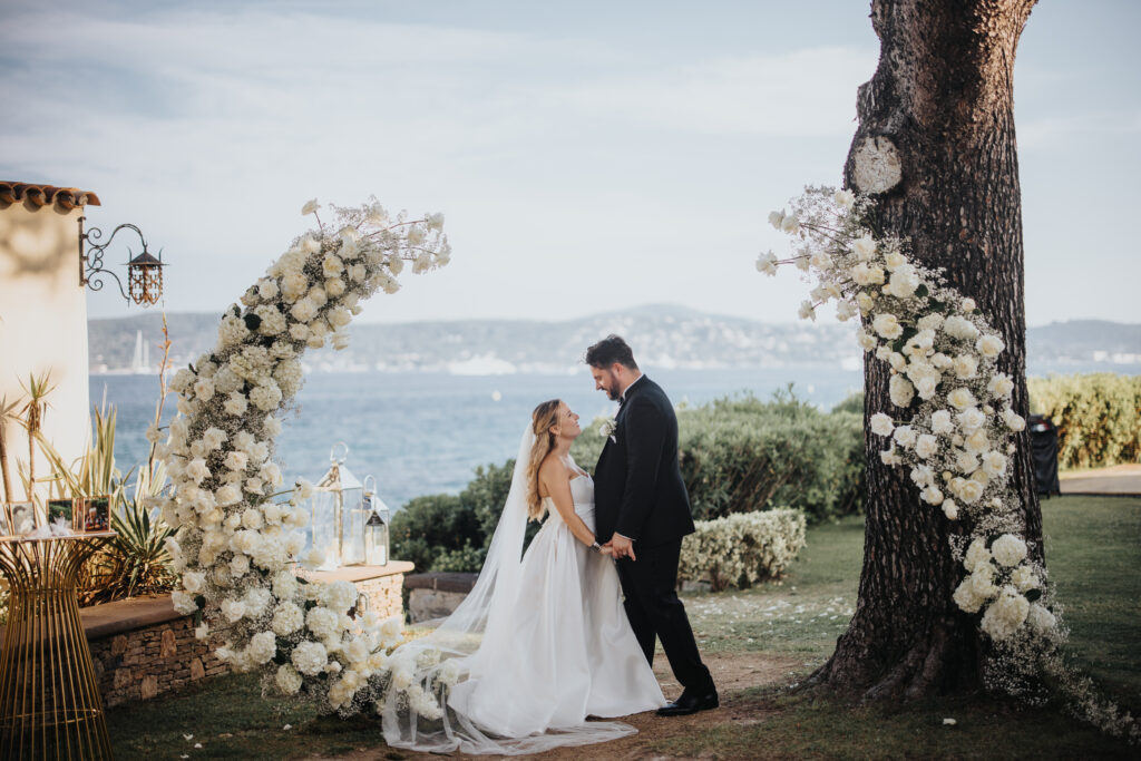 Monsieur Froonck Weddings & Wedding Speaker– Elevating Celebrations with Style and Meaning